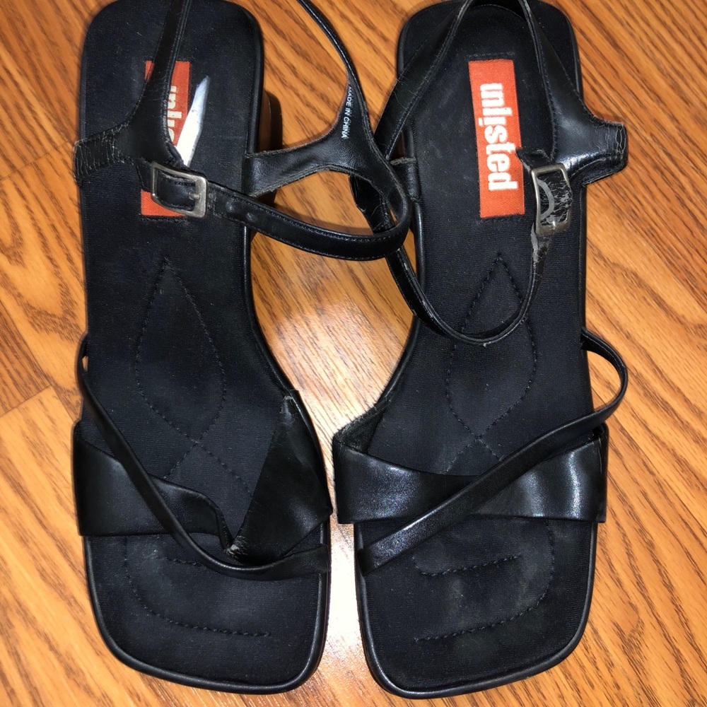 Sandal - Picture 1 of 3